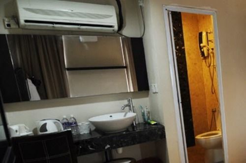 Hotel Zamburger Sg Bakap Kampong Gurun Екстер'єр фото