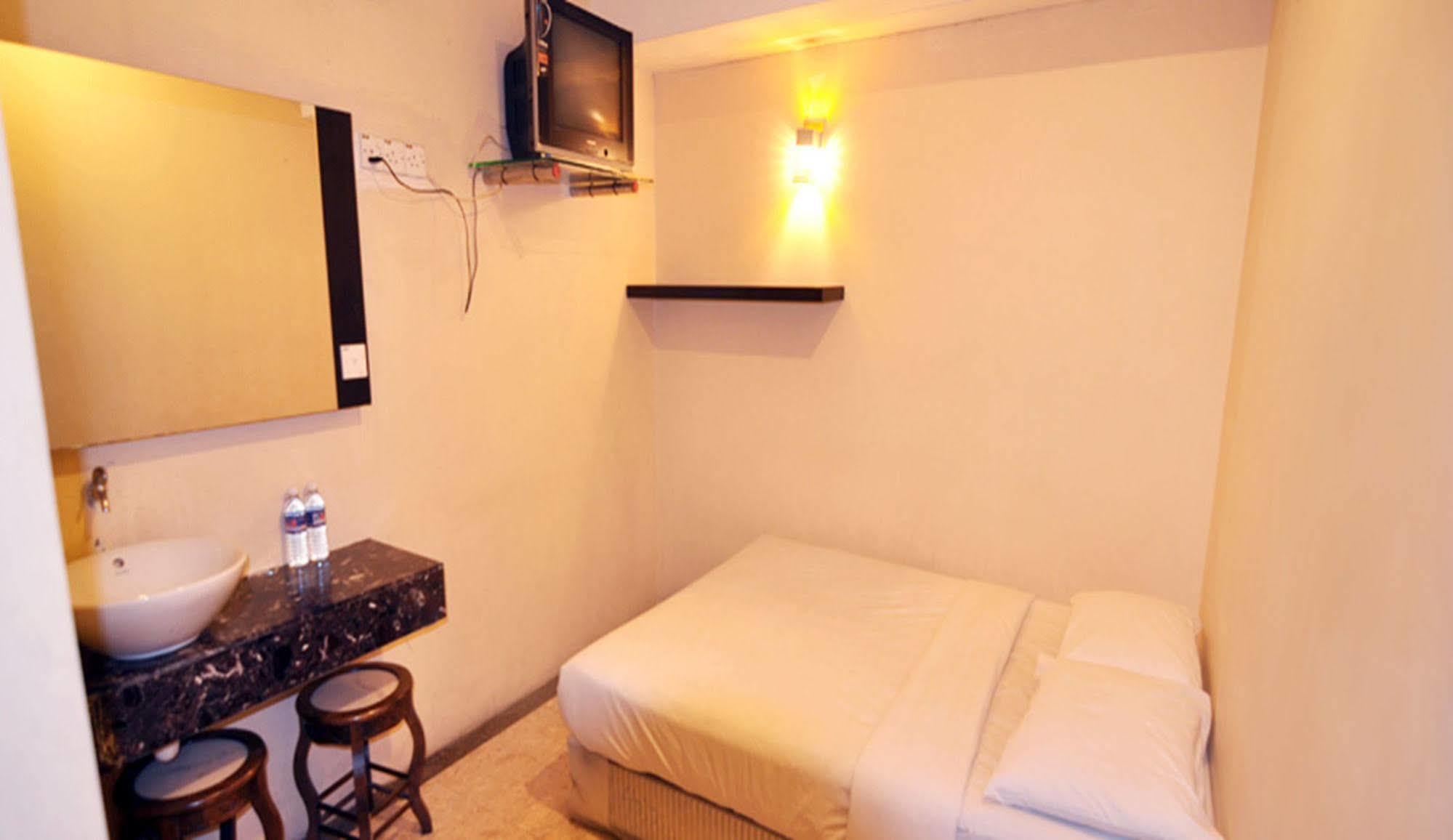 Hotel Zamburger Sg Bakap Kampong Gurun Екстер'єр фото