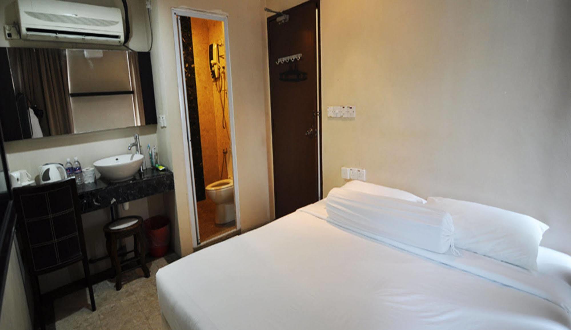Hotel Zamburger Sg Bakap Kampong Gurun Екстер'єр фото