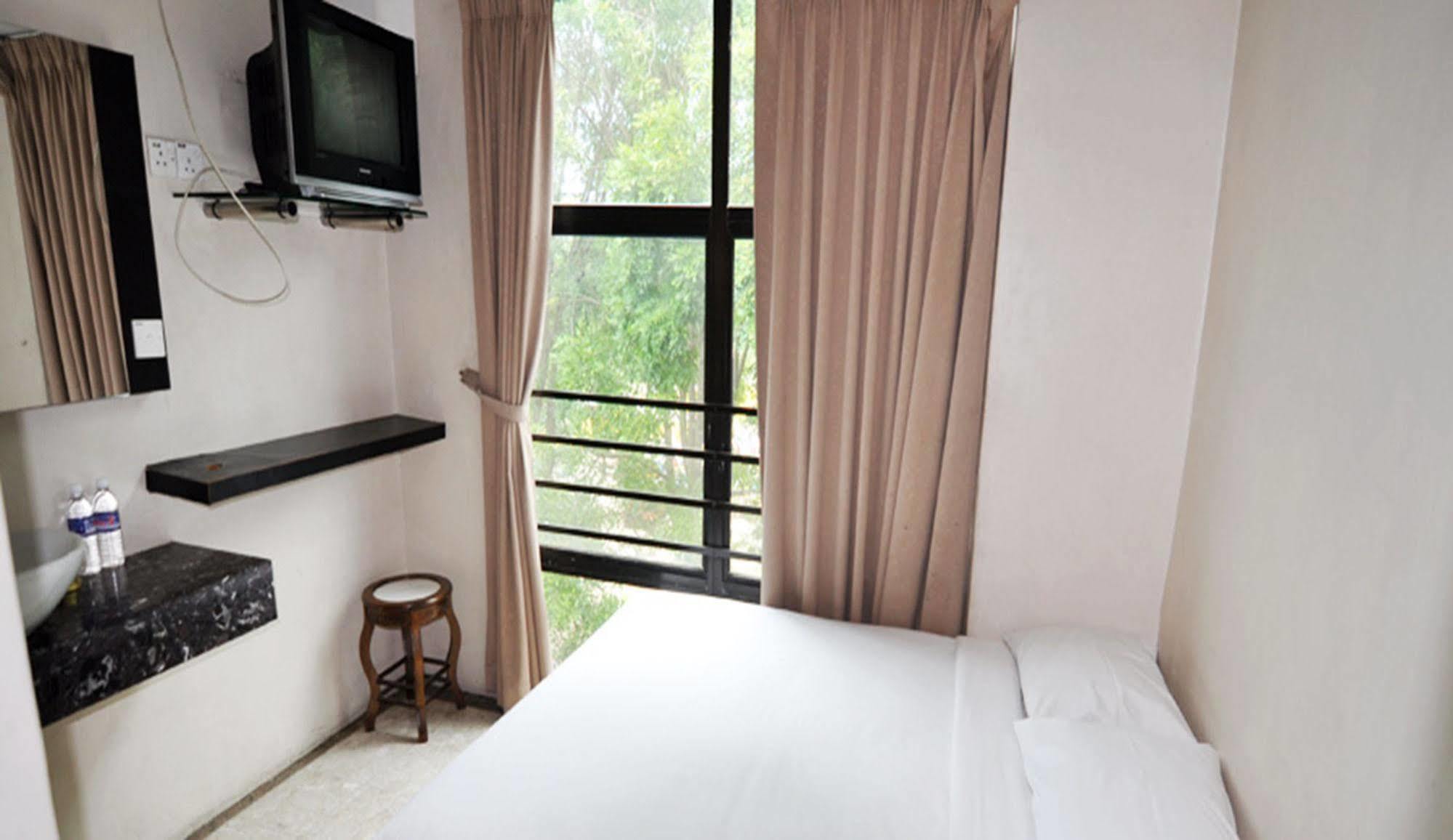 Hotel Zamburger Sg Bakap Kampong Gurun Екстер'єр фото